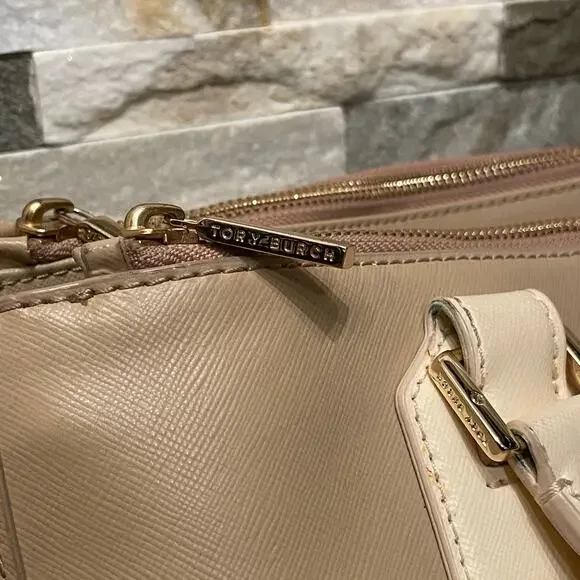 Tory Burch Robinson Double Zip Tote, Rare Color | Oatmeal Ivory Saffiano Leather - Picture 10 of 15